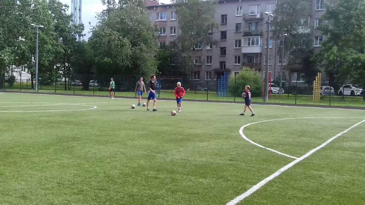 Дворовый футбол