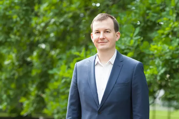 Депутат Денис Ежов о поправках в конституцию