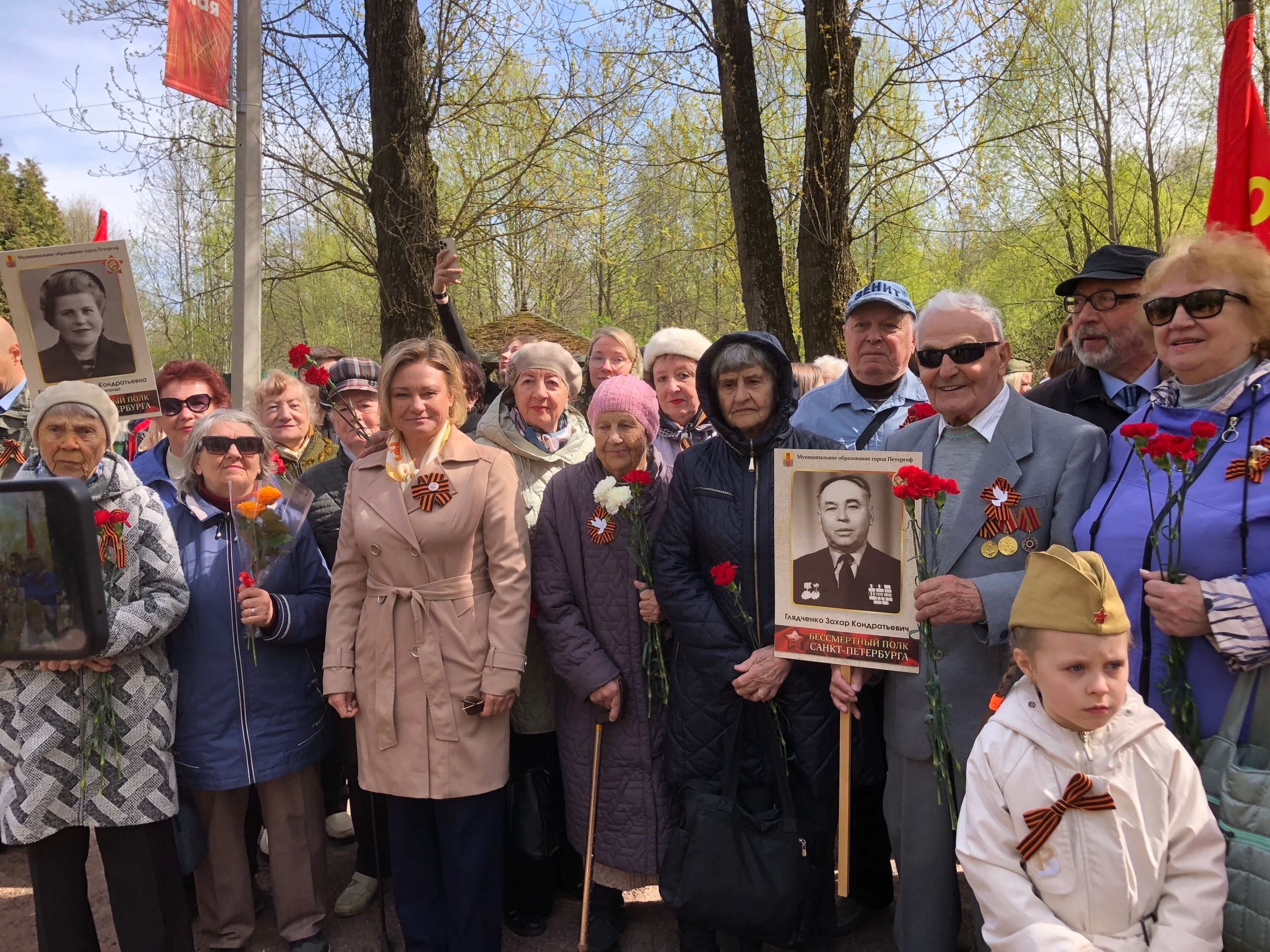 Памяти павших будем достойны!