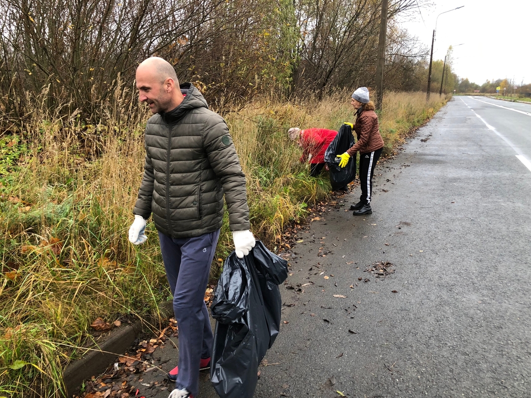 К субботнику присоединилась команда депутата Суботы
