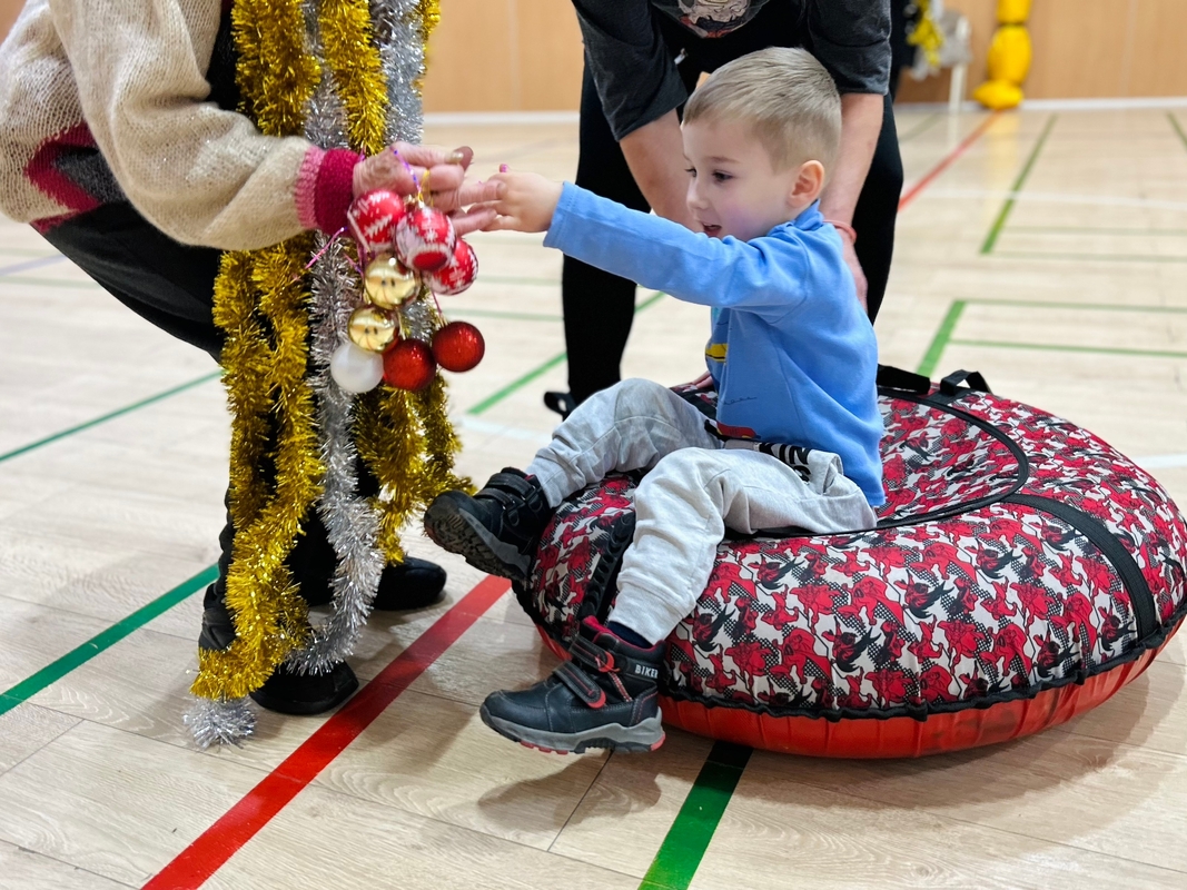 Стрельнинцы получили заряд бодрости и позитива перед Новым годом