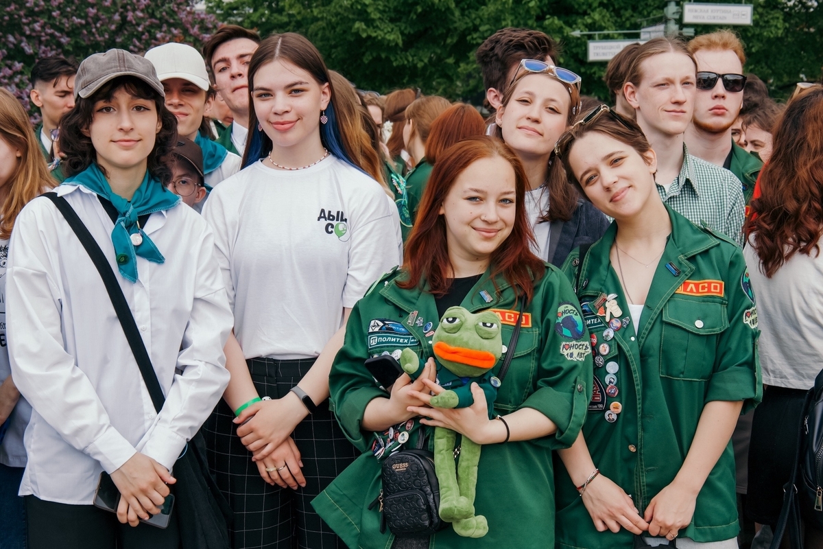 17 февраля в стране отмечается День российских студенческих отрядов
