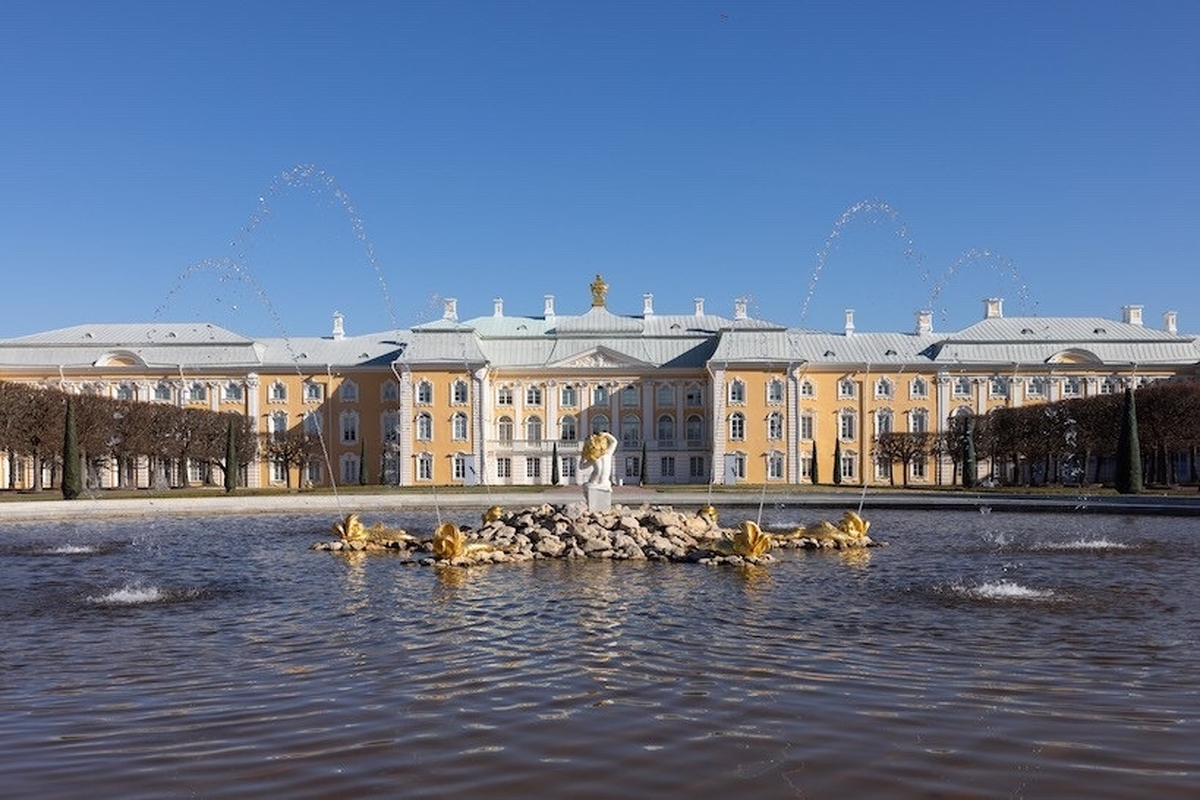 Фонтаны «Петергофа» заработали в тестовом режиме