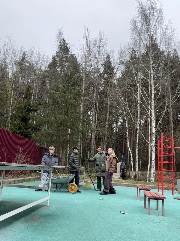 25 апреля Петродворцовый район присоединился к общегородскому Дню благоустройства.