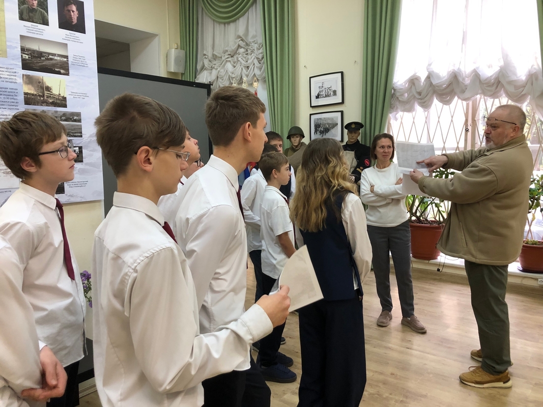 Стрельнинцы бережно хранят память героев РОН