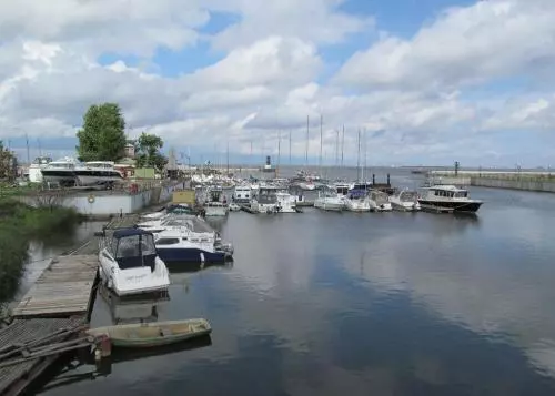 Гостиничный комплекс с яхт-клубом в Стрельне