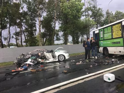 ОГИБДД по Петродворцовому району г. СПб ищет очевидцев дорожно-транспортного происшествия