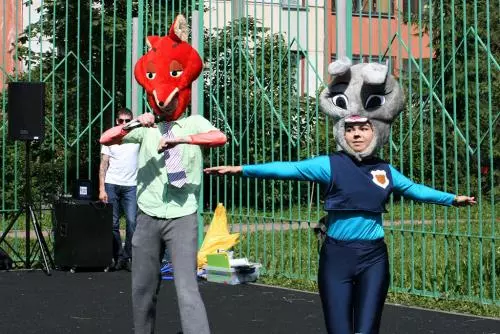 На зарядку становись, Стрельна!