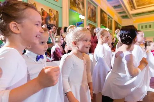 Сеть танцевальных школ «Дети на паркете» открыла свой филиал в Стрельне