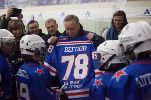 Александр Беглов посетил крытый каток «Стрельна Арена»