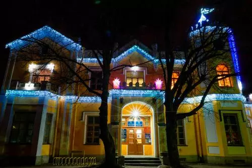 Новогоднее убранство Стрельны