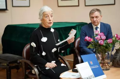 Презентация книги Александры Морозовой