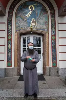 Храмы снова открывают двери