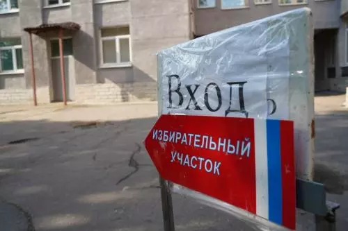 Сотрудники МЧС проверяют избирательные участки