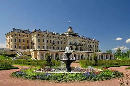 300 лет Константиновскому дворцу