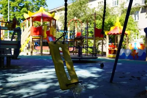 НЕУДОВЛЕТВОРИТЕЛЬНОЕ СОДЕРЖАНИЕ ДЕТСКОЙ ПЛОЩАДКИ