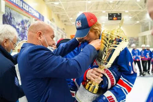 Награждение от Федерации хоккея Санкт-Петербурга по итогам сезона 2019-2020