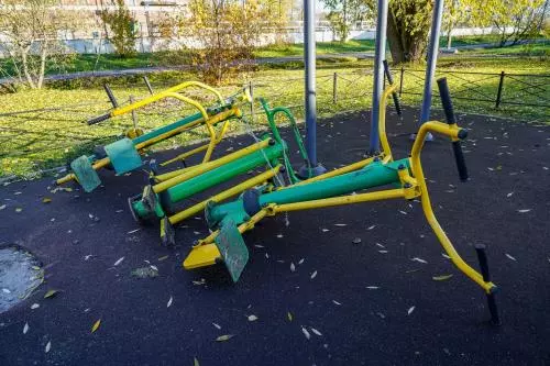 Неудовлетворительное содержание уличных тренажёров