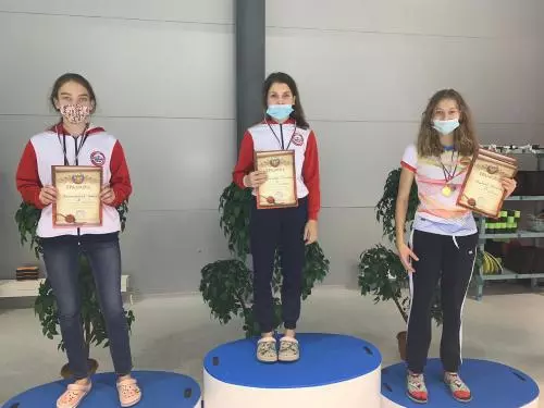 В Стрельне прошли соревнования по плаванию