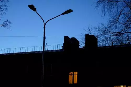 Ненадлежащее освещение двора