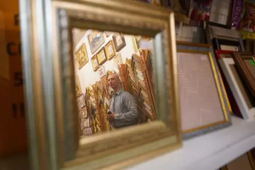 Есть в Стрельне: багетная мастерская «Палаццо»