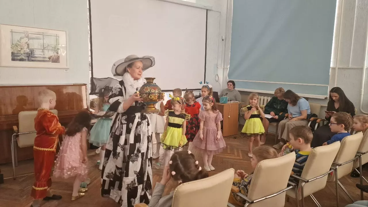 Муха-Цокотуха — именинница!