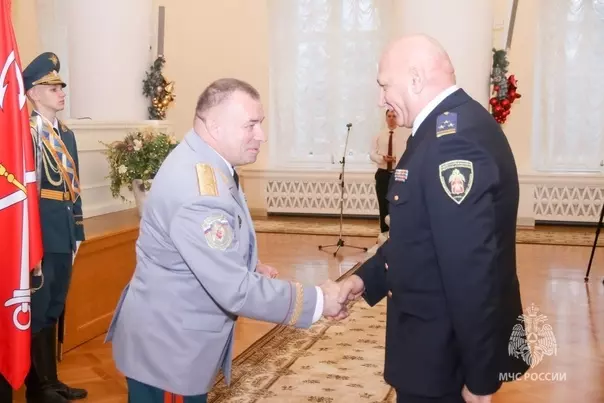 Работники СПБ ГКУ «ПСО Петродворцового района» получили награды ко дню спасателя