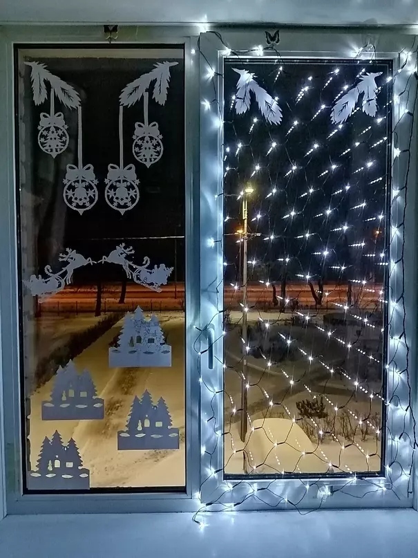 Новогодние окна Стрельны