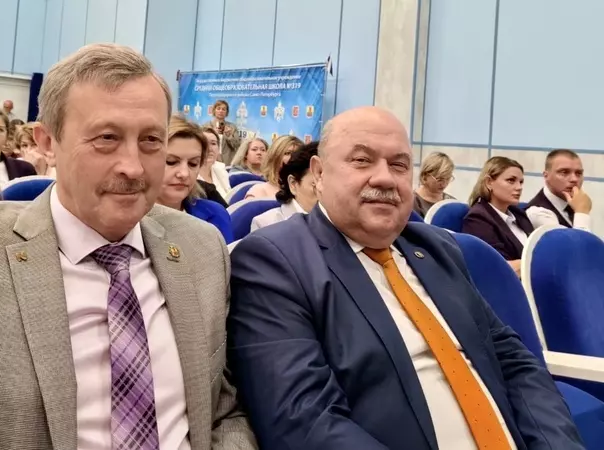 Глава МО пос. Стрельна Валерий Беленков принял участие в районной педагогической конференции