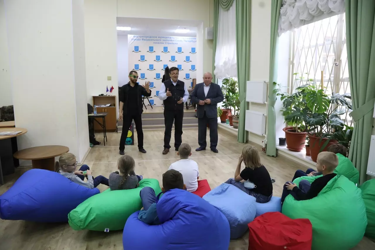 Спектакль «Профилактика правонарушений» в Стрельне