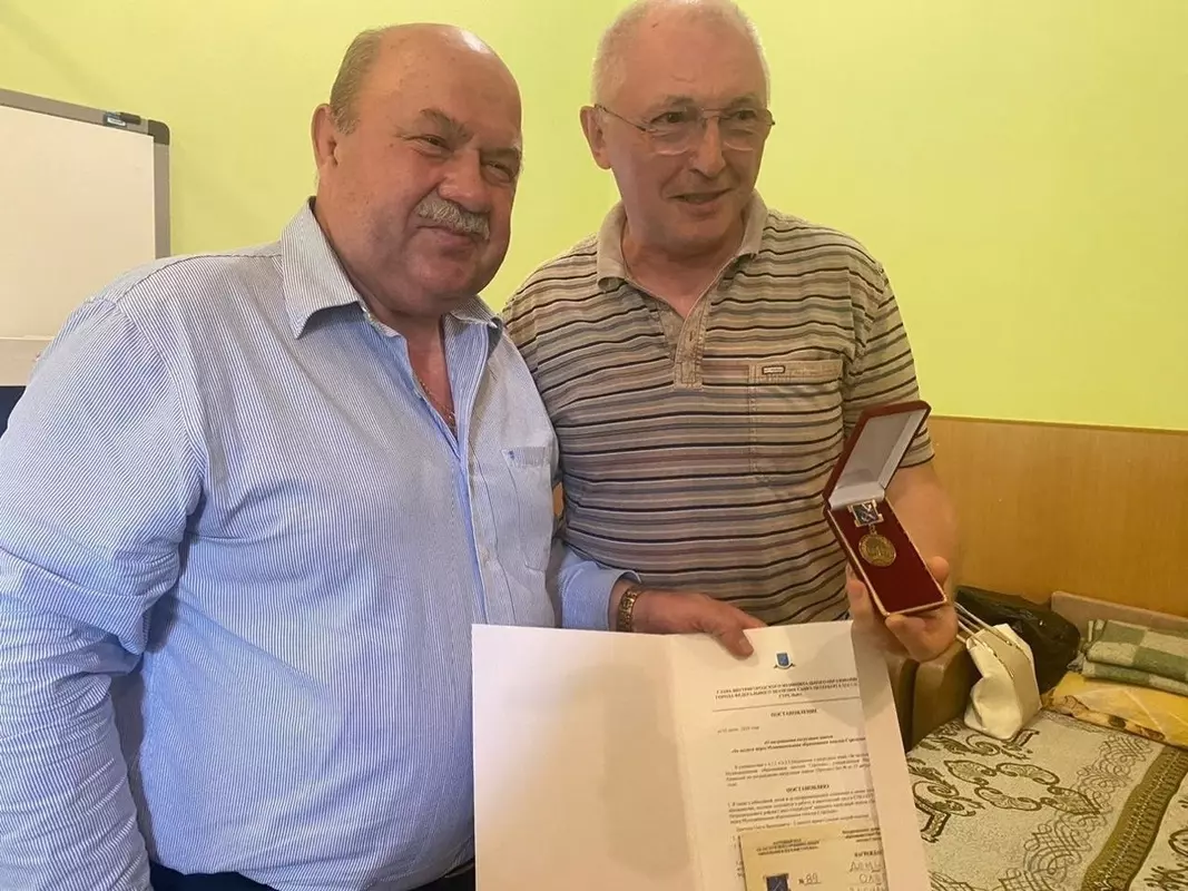 Служба скорой и неотложной помощи Петродворцового района Санкт-Петербурга поздравляет с юбилеем главного врача ССМП Демчука Олега Васильевича