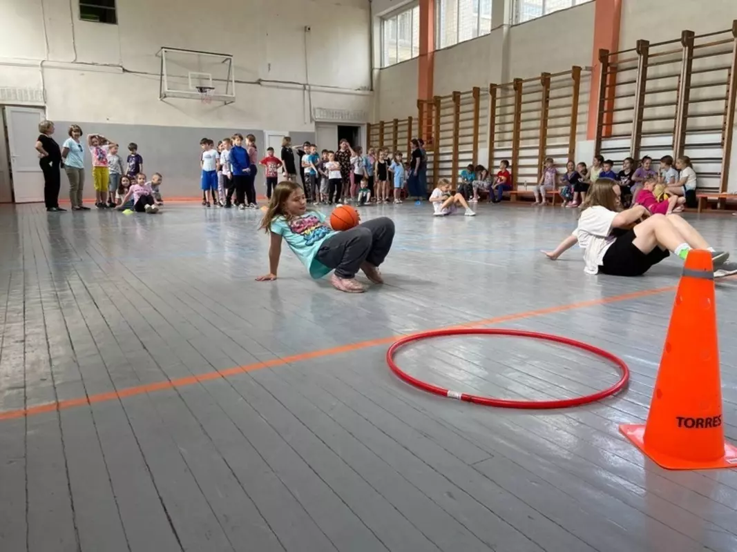 Старт спортивной недели — веселые старты