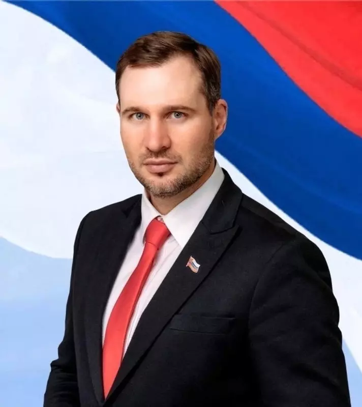 Депутат Руслан Ермоленко поздравляет с Днём города