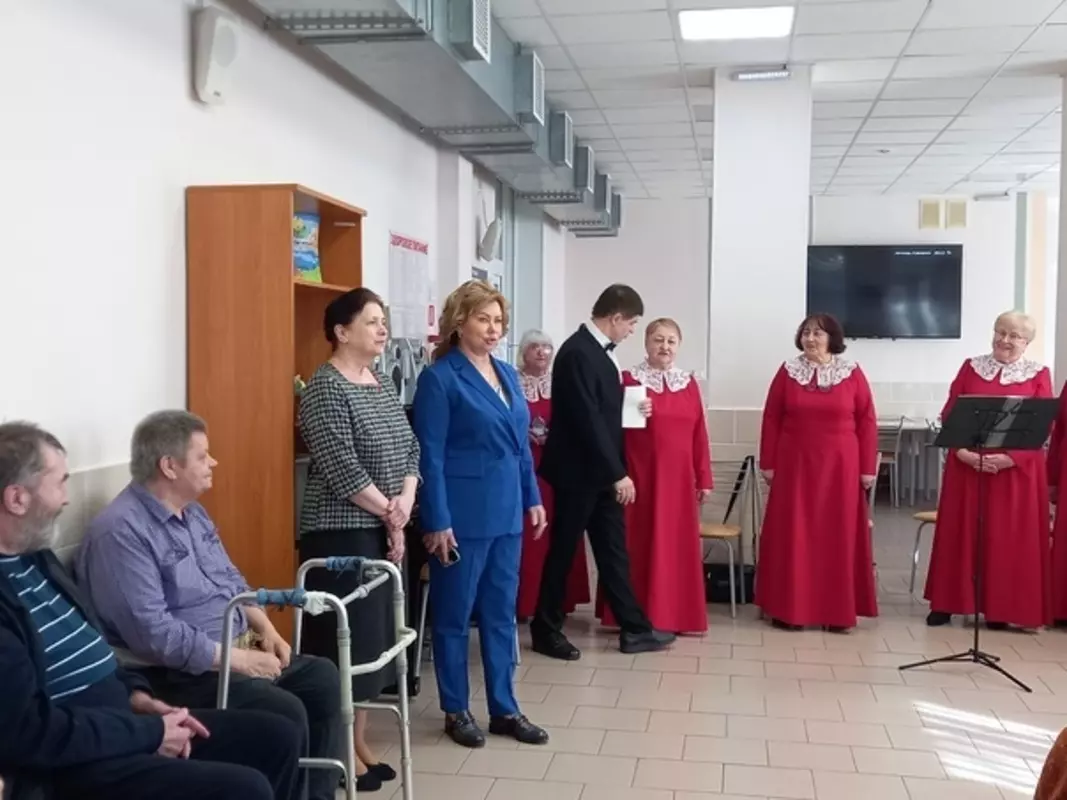В рамках рабочей поездки по учреждениям и организациям Петродворцового района вице-губернатор Санкт-Петербурга Наталья Чечина посетила наш Дом-интернат