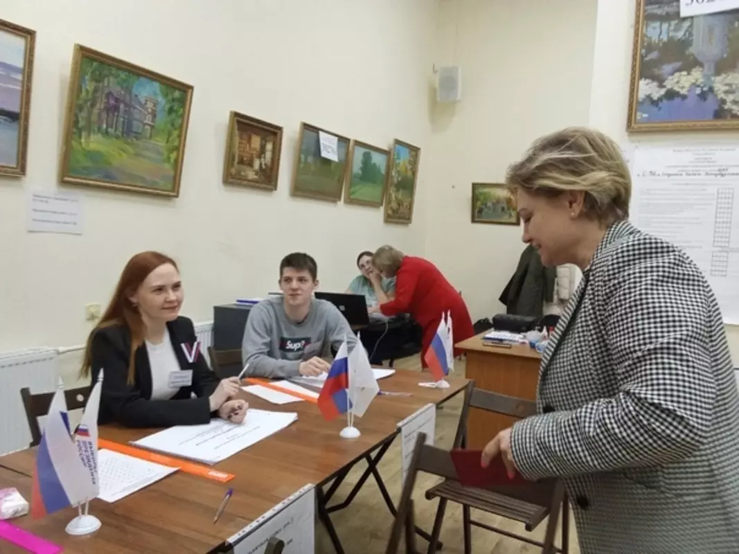 15.03.2024 избирательный участок 1675, где проголосовала глава МА МО пос. Стрельна Ирина Климачёва
