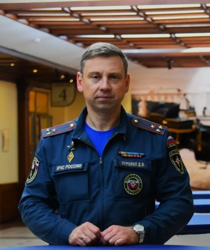 Сотрудники МЧС  проверяют УИКИ на соответствие пожарной безопасности