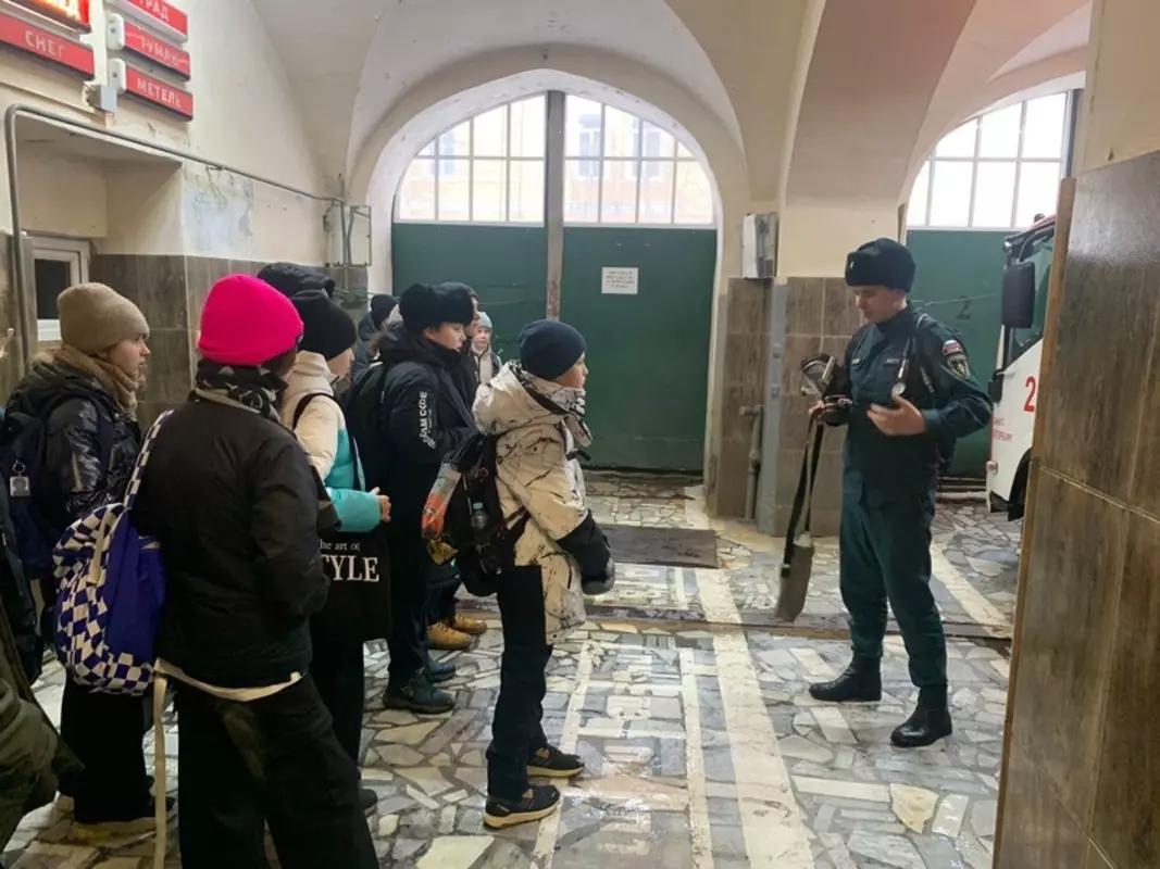 В мире спасателей: экскурсия для ребят в пожарной части