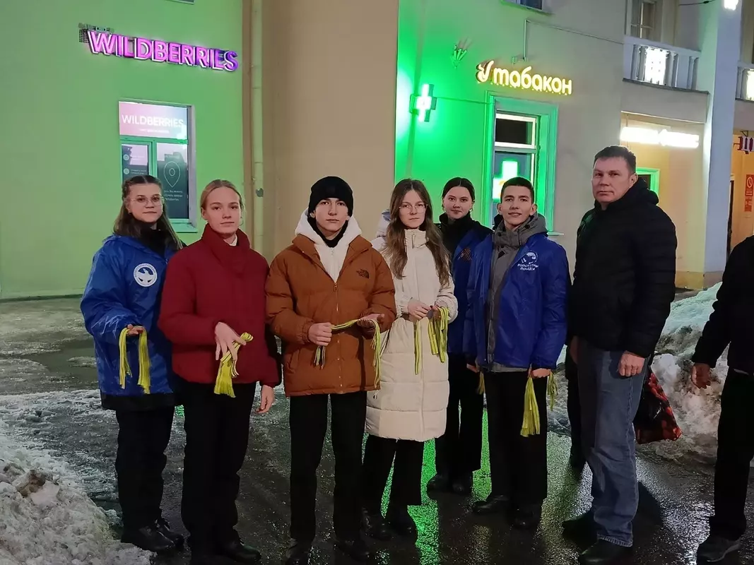 Акция «Лента ленинградской победы» стартовала в Стрельне
