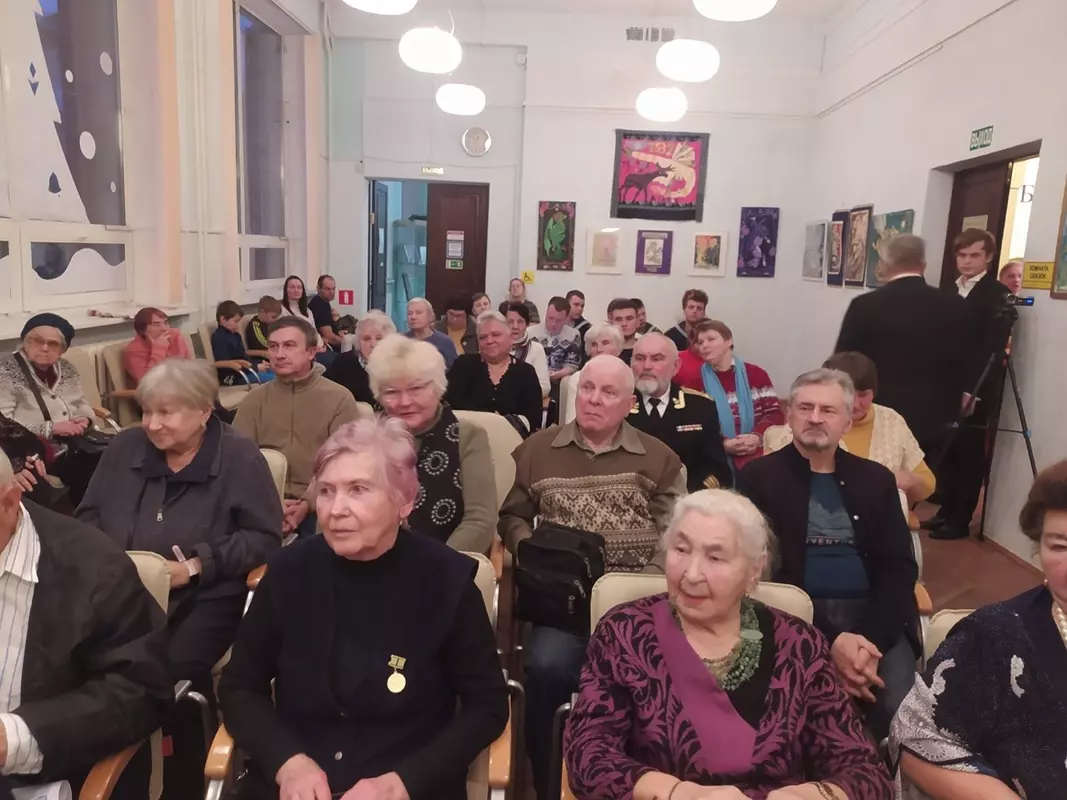 Стрельнинская библиотека провела концерт, посвященный 80-летию освобождения Ленинграда от блокады