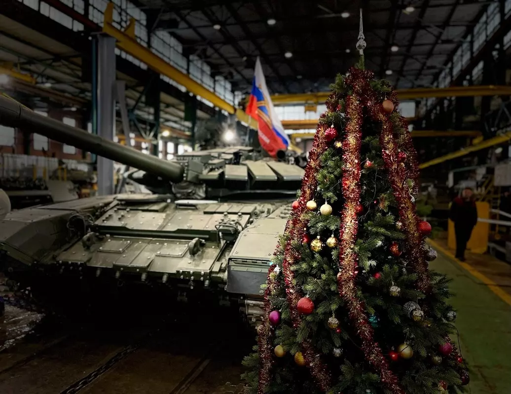 На танковом заводе встретили Новый год