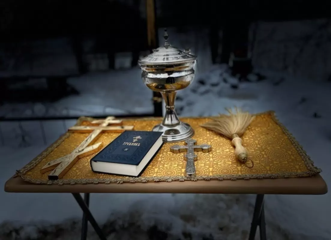 Освящён крест главного купола реставрируемой часовни на Пристанской