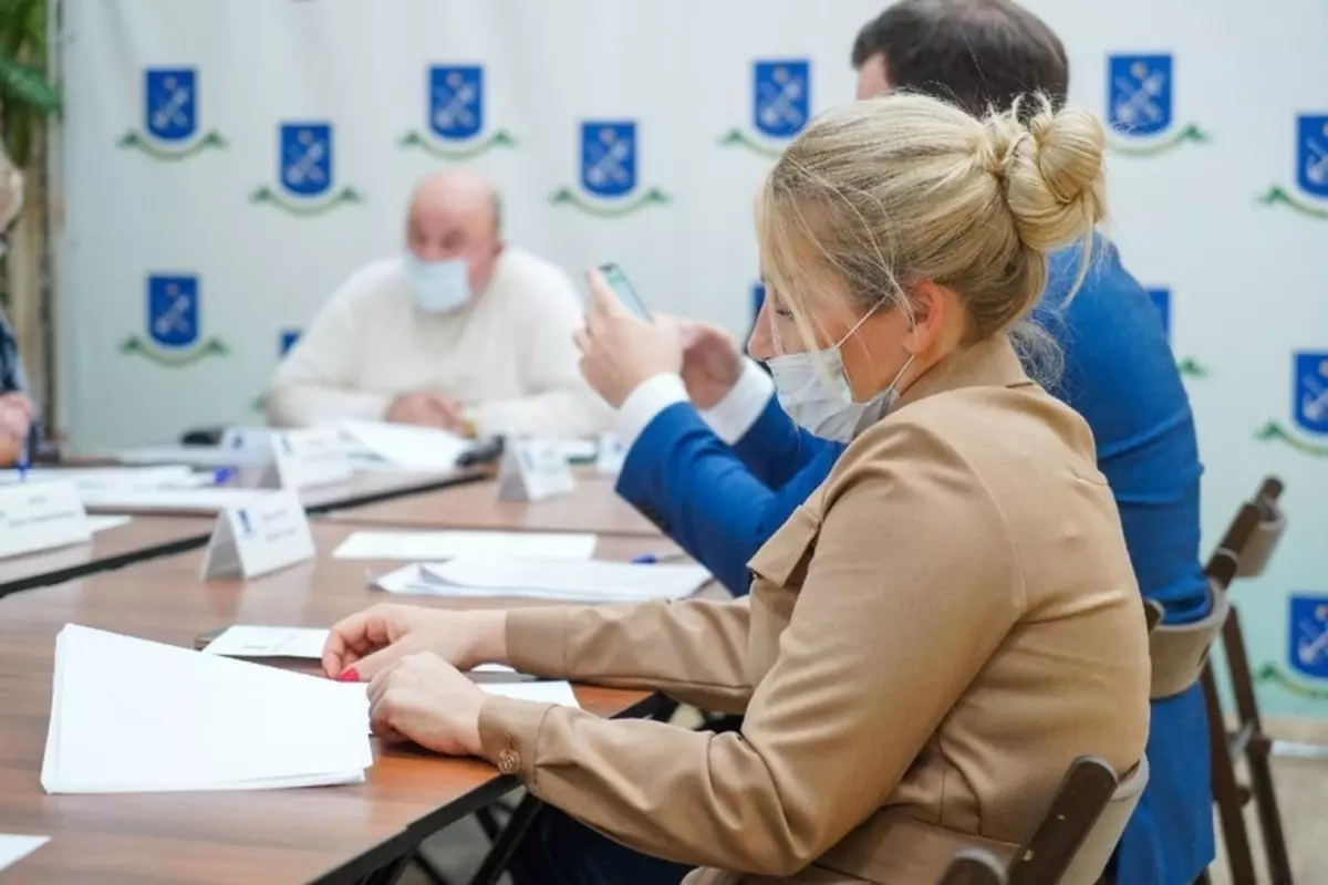Масочный режим введен в Петербурге