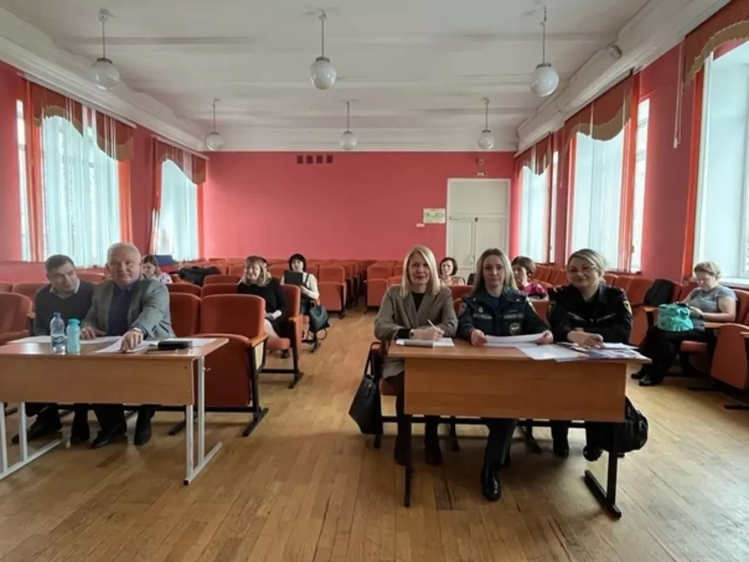 Стрельнинский пожарно-спасательный отряд — жюри районного этапа конкурса методических материалов «За безопасное детство»