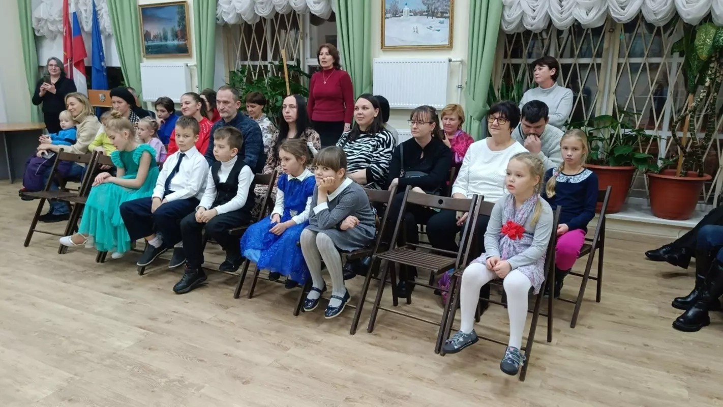 В Стрельне отметили день матери