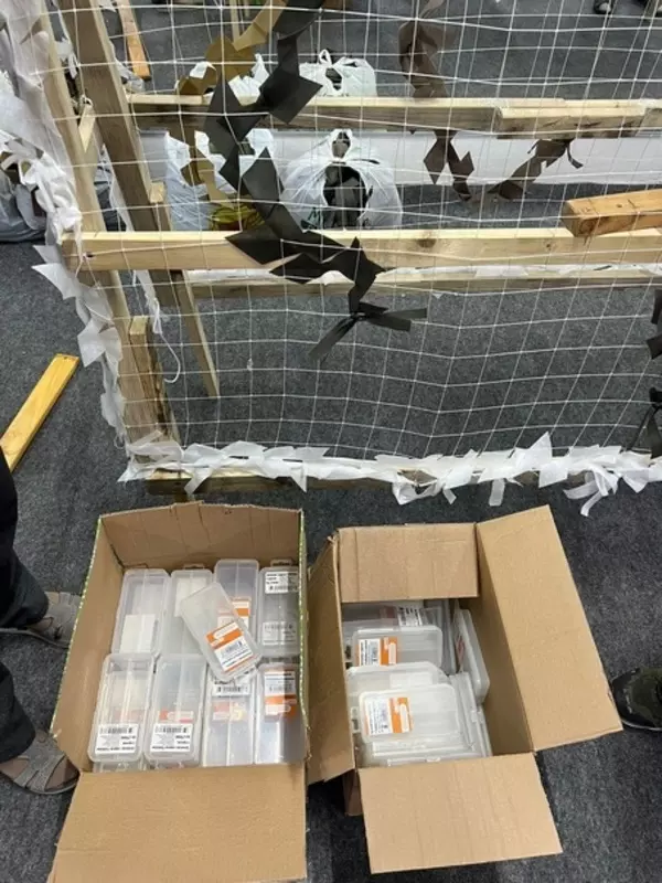 Депутат Руслан Ермоленко оказал помощь активисткам с Фронтовой