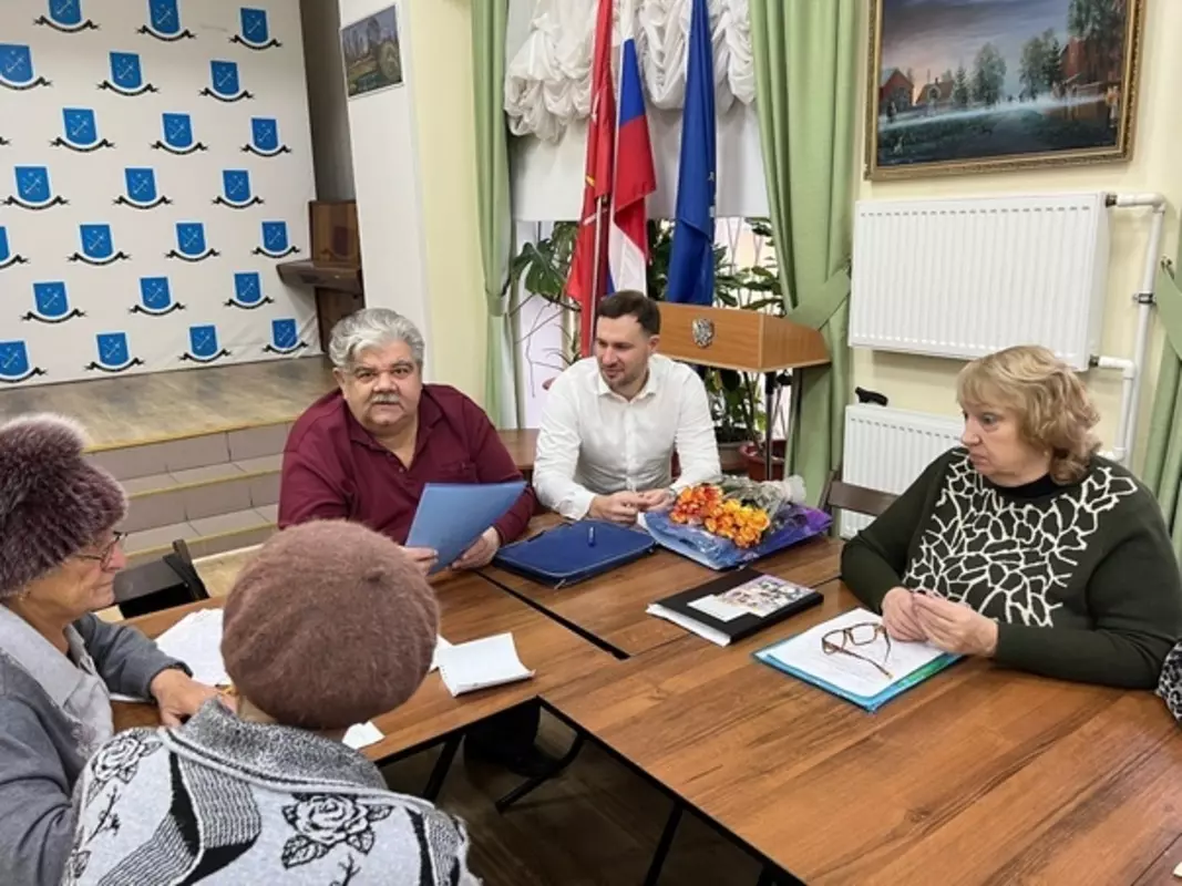 В галерее Львовского дворца состоялось заседание общественной организации «Совет ветеранов»