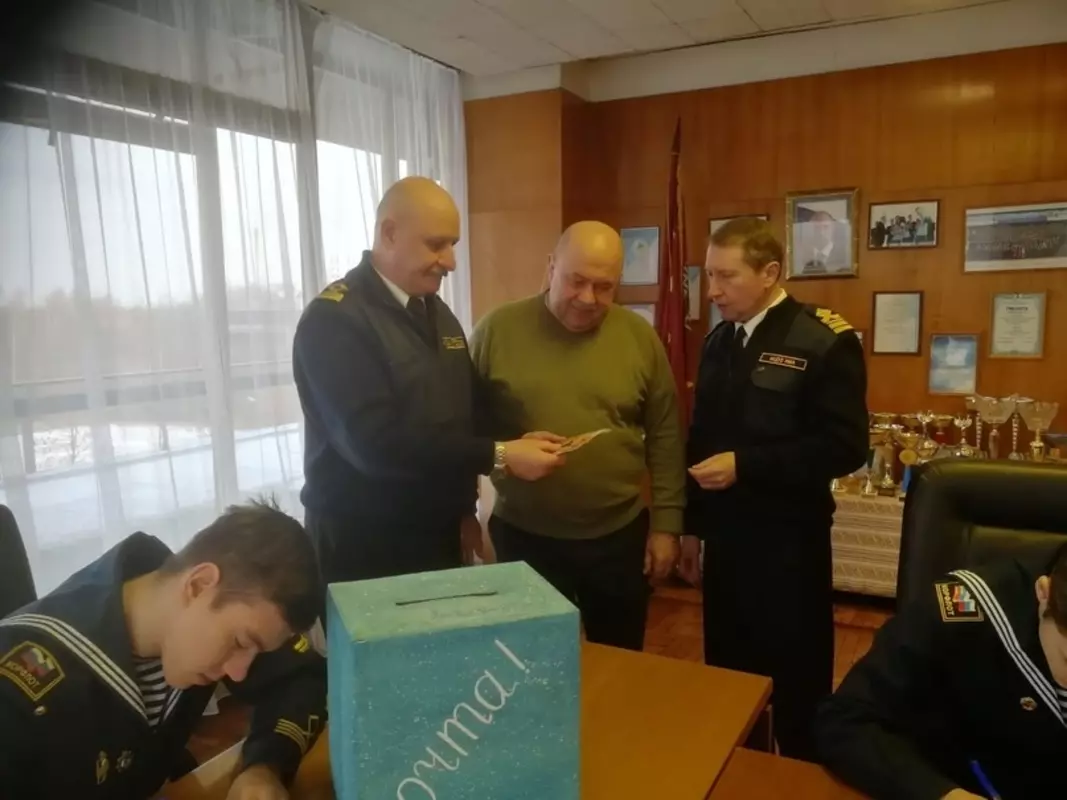 Курсанты ГУМРФ им С.О. Макарова написали письма своим мамам