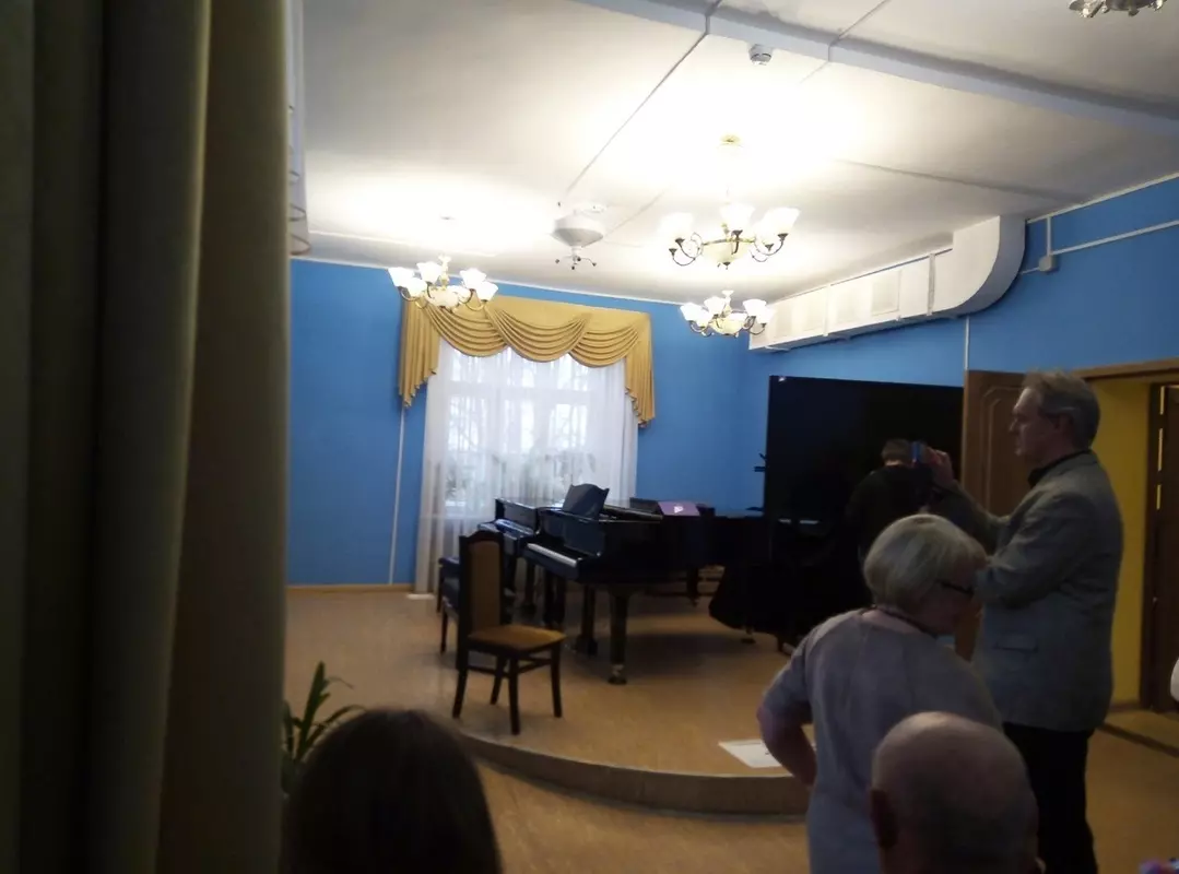 В ДМШ №42 посёлка Стрельна прошёл концерт музыки для балалайки