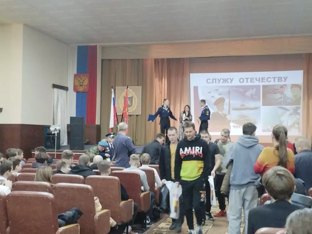 В Петродворцовом районе состоялся день призывника