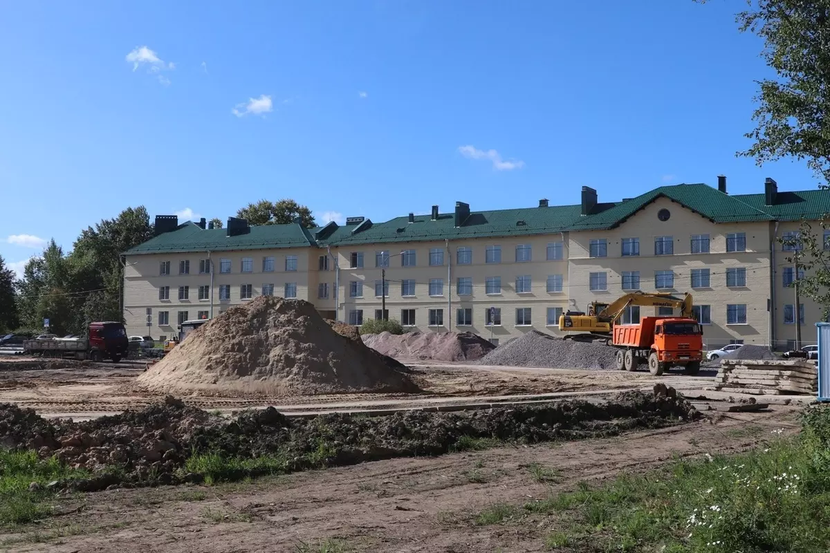 В Стрельне реализуется региональный проект «Формирование комфортной городской среды». Будет новое футбольное поле